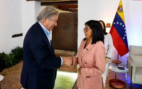 Jaime Gilinski y Delcy Rodríguez firmaron acuerdo para que GeoPark opere durante 25 años en el bloque Bare
