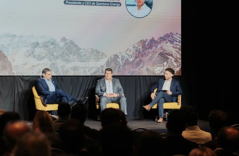 Pablo Iuliano (Tan Go Energy) y Carlos Gilardone (Quintana Energy) debatieron junto a Lucas Erio sobre el futuro del no convencional en Malargüe