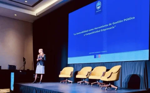 En el Mendoza Energy Summit, la coordinadora de Sostenibilidad provincial, Carla Ortega, presentó el Plan Estratégico de Sostenibilidad 