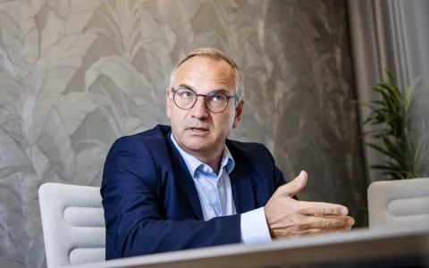 El Dr. Egbert Laege, CEO de SEFE. Desde su despacho en Berlín, el ejecutivo alemán lidera la transformación de la ex subsidiaria de Gazprom