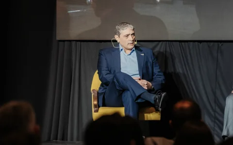 Pablo Iuliano, CEO de TanGo Energy durante su disertación en el Mendoza Energy Summit