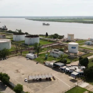 Santa Fe Bio y TotalEnergies firmaron un acuerdo para la venta de combustible sostenible de aviación de la biorrefinería de San Lorenzo
