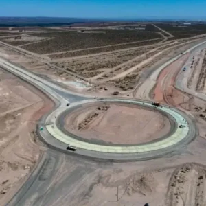 Neuquén ratificó por ley el acuerdo con 15 petroleras para pavimentar y repavimentar 160 kilómetros de rutas en Vaca Muerta