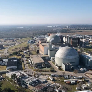 De las tres centrales nucleares del país, solo Atucha II queda generando.