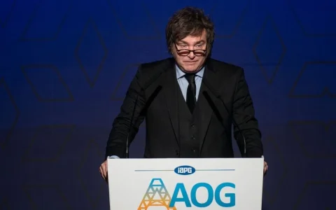 El presidente Javier Milei afirmó que Vaca Muerta pasó de 310.000 barriles diarios en 2023 a más de 670.000 en agosto de 2026