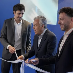 El gobernador de Mendoza, Alfredo Cornejo, destacó en la AOG Patagonia el proyecto de YPF para el RIGI en Vaca Muerta
