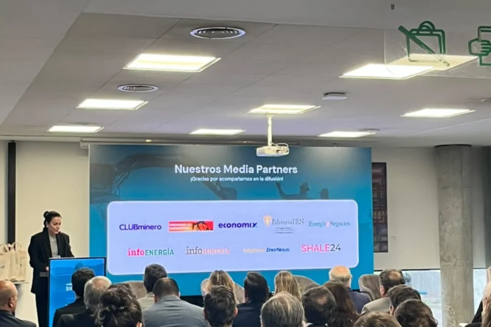 Encuentro organizado por Universidad Siglo 21 en Córdoba, donde empresas, gobierno y academia, analizaron la brecha de talento en energía y minería